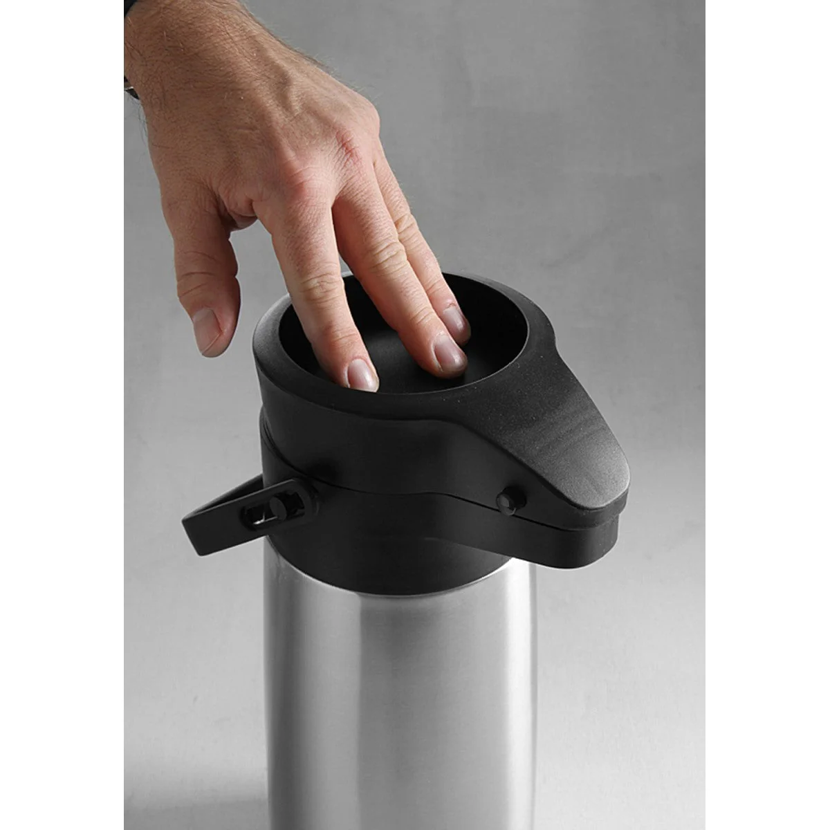 HENDI Thermoskanne zum Pumpen, doppelwandig 2.2 L - Image 2